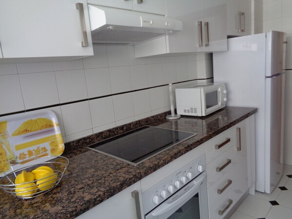 Fridge, microwave, oven, dishwasher - A35 CASITA BLANCA ESC 2 5º 10 (Calpe / Calp)