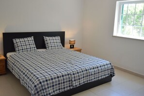 4 Schlafzimmer, Bügeleisen/Bügelbrett, kostenloses WLAN, Bettwäsche