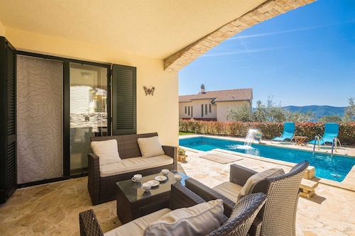 Holiday house BRZAC wit a sea view