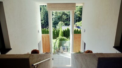 Flamind's Holiday Inn