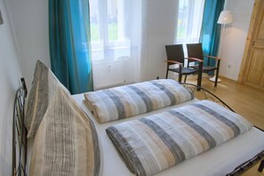 3 soverom, strykejern/-brett, internettilgang og sengetøy