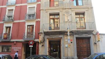 Façana frontal de l'allotjament