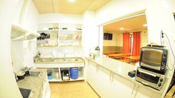 Esmorzar diari continental gratuït