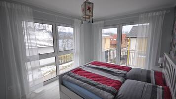 3 habitaciones, escritorio, cuna de viaje y wifi gratis