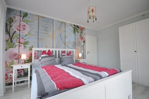 3 bedrooms, desk, travel cot, free WiFi - Holiday house at the Hohenfelden reservoir near Erfurt (Hohenfelden)