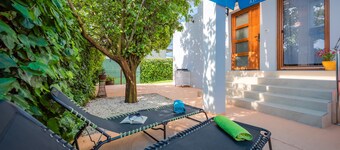 The Willow Garden Apartment House Summer Breeze Apartment