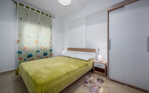 2 quartos, ferros/tábuas de passar roupa, Wi-Fi, roupa de cama