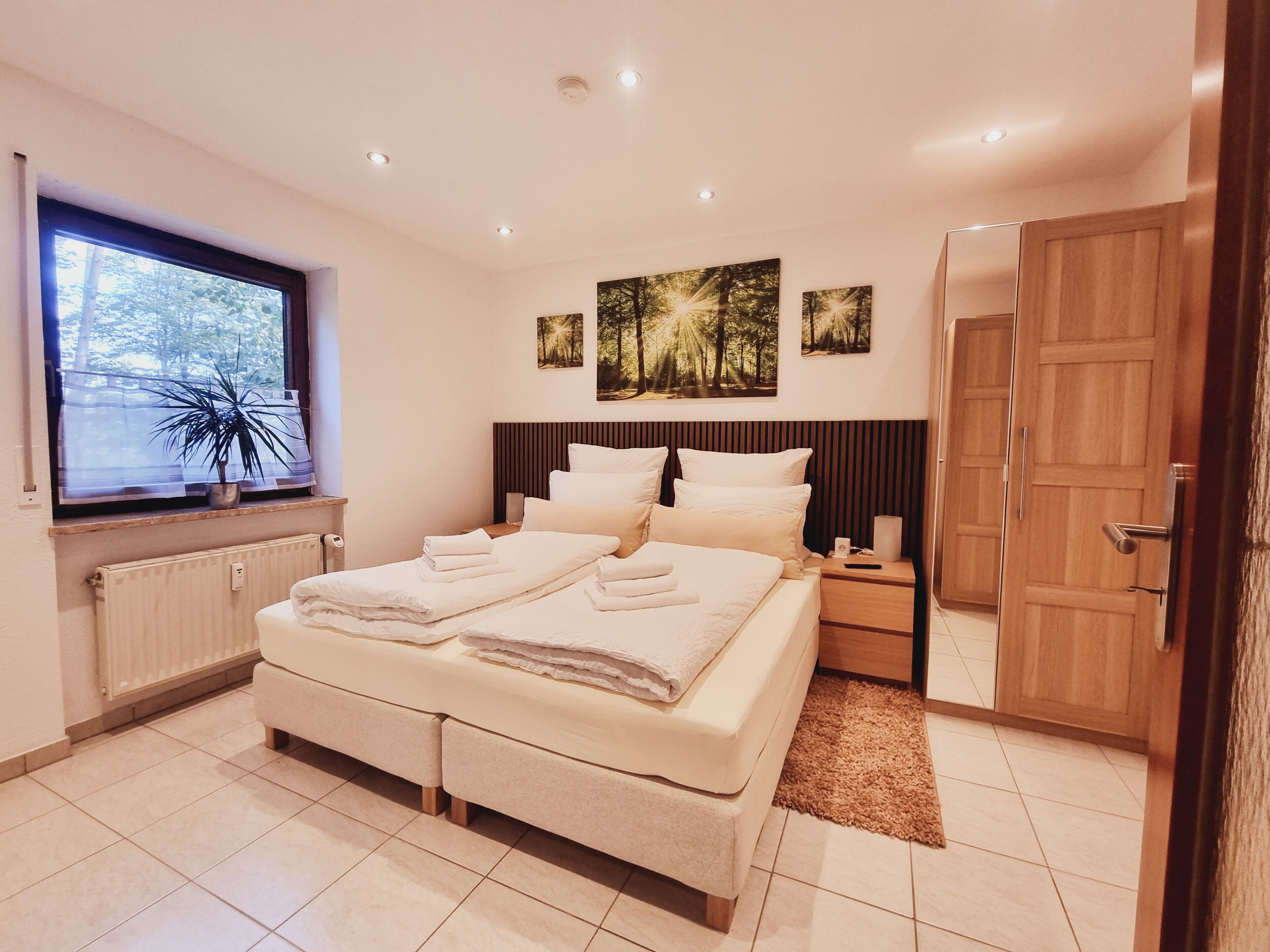 2 bedrooms, in-room safe, iron/ironing board, travel crib