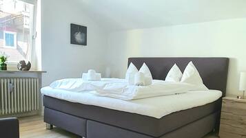 2 Schlafzimmer, Zimmersafe, Bügeleisen/Bügelbrett, kostenloses WLAN