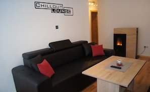 Smart-TV, Kamin, Musikbibliothek, Stereoanlage