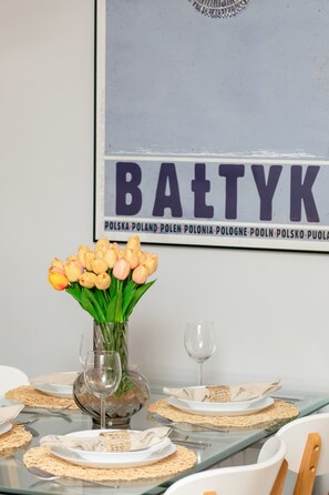 Dining - Bright Apartment close to the Beach | Balcony and Parking (Swinoujscie)