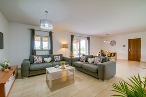 TV, table tennis - Rural finca Villa del Nord with pool in Mallorca (Sa Pobla)