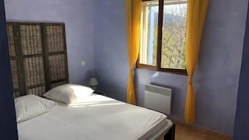 2 chambres, fer et planche Ă  repasser, Wi-Fi gratuit, draps fournis
