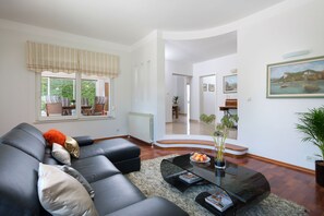 Smart TV, fireplace, video games, table football