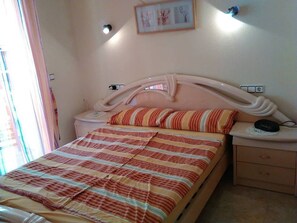 2 bedrooms, iron/ironing board, travel cot, free WiFi - Modern apartment: electricity, washing machine WIFI, bed linen, towels INCL. 4 p (Calpe)