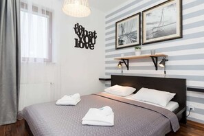 3 bedrooms, iron/ironing board, WiFi, bed sheets