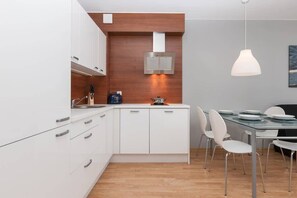 Fridge, microwave, stovetop, coffee/tea maker - Spacious Apartment for 6 Persons | Balcony and Close to the Beach (Swinoujscie)