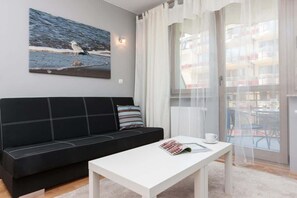 TV - Zdrojowa 22 Świnoujście | Zdrojowy Zakątek for 6 persons | 450 m to the beach | Close to the Zdrojowa Park (Swinoujscie)