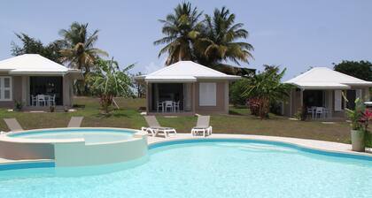 Bungalow 3:: Luxury bungalow with pool in St-François