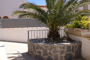 Property grounds - Beach villas Felix & Max ***** maximum vacation directly on the sea - more is not possible (Miami Platja)