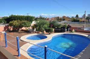 حمّام سباحة خارجي