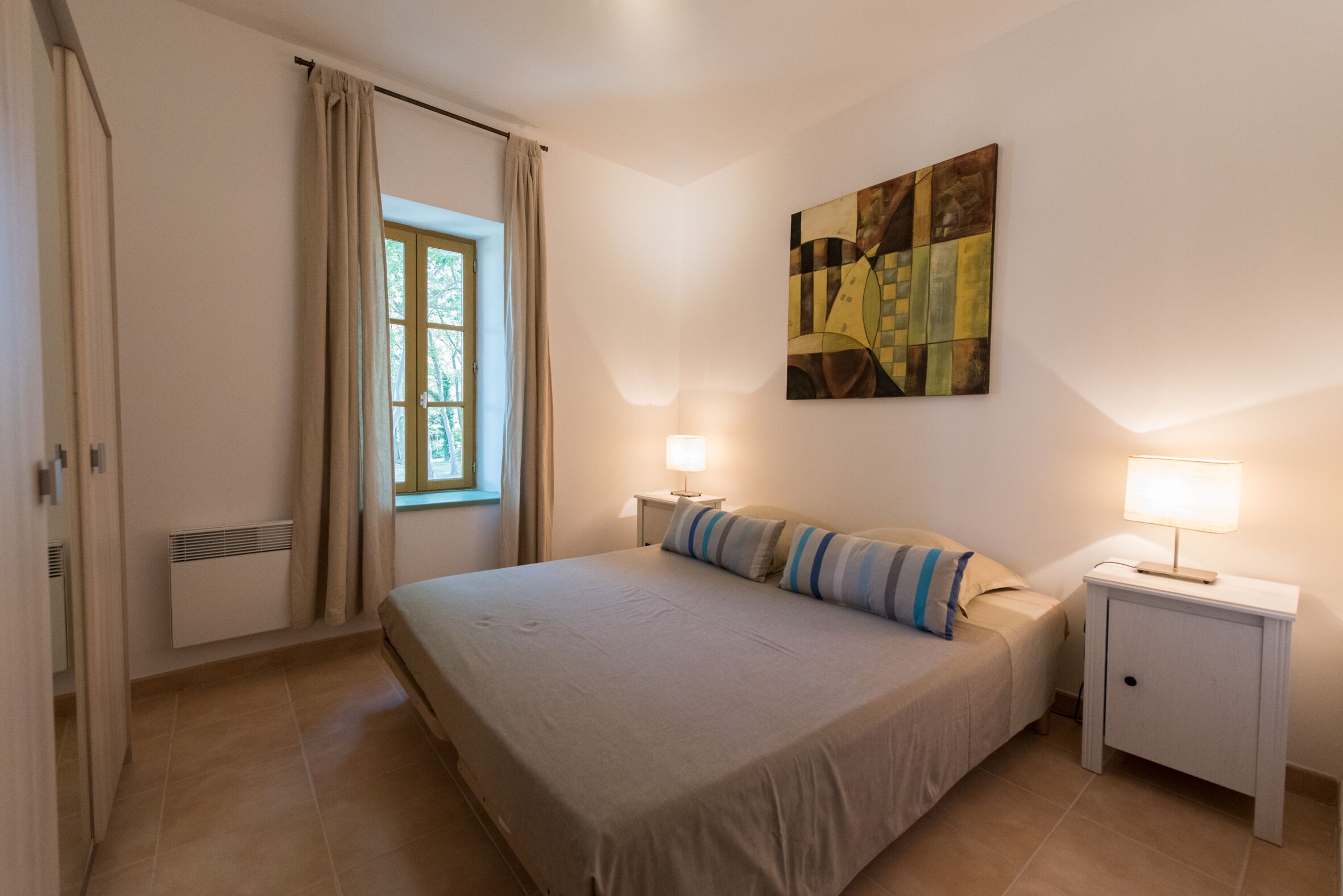 2 chambres, fer et planche à repasser, Wi-Fi gratuit, draps fournis