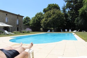 室外游泳池，恒温泳池