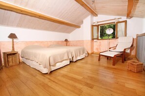2 bedrooms, desk, iron/ironing board, travel cot
