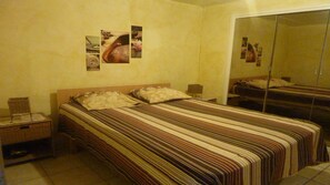 2 Schlafzimmer, Bügeleisen/Bügelbrett, Reisekinderbett