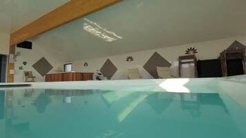 Innenpool, beheizter Pool