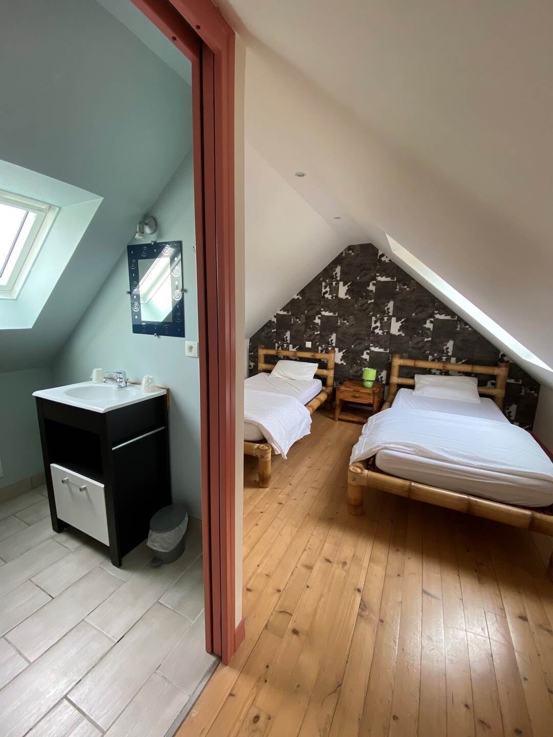 1 chambre, fer et planche à repasser, Wi-Fi gratuit