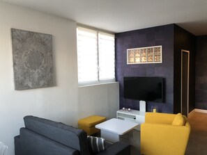 TV