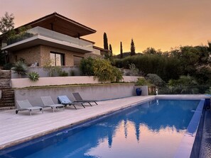 Outdoor pool, a heated pool