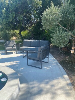 Terrace/patio - We will welcome you in a typical village in the heart of Provence (Aurons)
