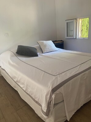 1 makuuhuone, silitysrauta/-lauta, Wi-Fi, vuodevaatteet
