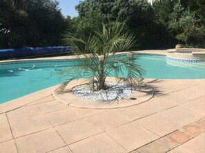 Pool - We will welcome you in a typical village in the heart of Provence  (Aurons)