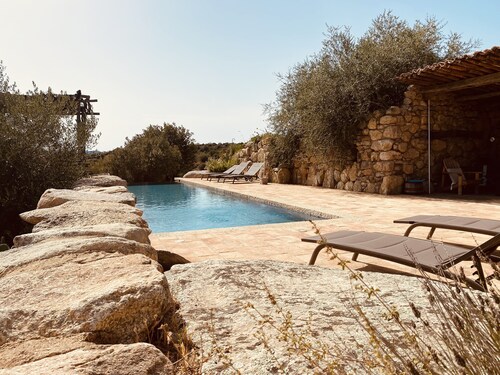Maison de charme en pleine nature avec piscine à débordement en Balagne