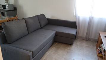 Smart-tv, videospelletjes, een dvd-speler en boeken