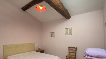 2 chambres, fer et planche à repasser, lit parapluie, Wi-Fi gratuit