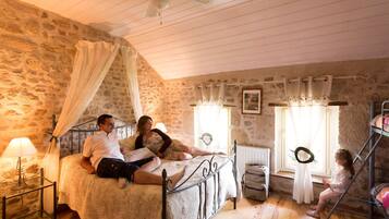 2 habitaciones, tabla de planchar con plancha, cuna de viaje y wifi