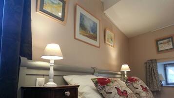 1 chambre, bureau, fer et planche à repasser, Wi-Fi