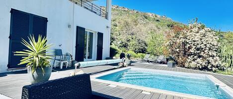 Outdoor pool, a heated pool