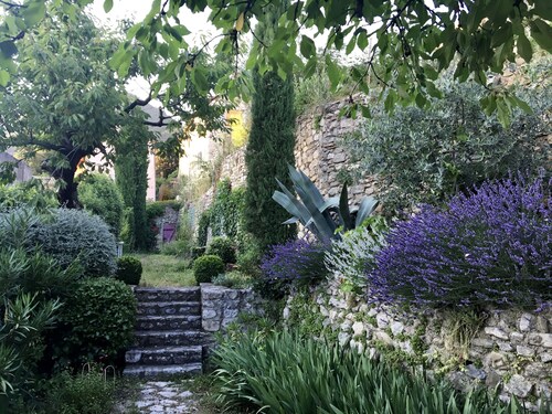 Maison De Charme Au Sommet Du Vieux Village De Nyons