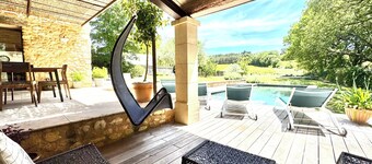 NYTT: AUTHENTISK STEN MAS MED POOL I LANDET