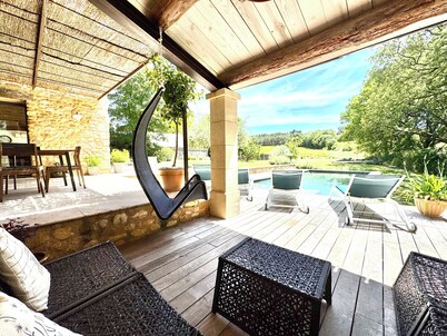 NUEVO: MASA DE PIEDRA AUTÉNTICA CON PISCINA EN EL CAMPO