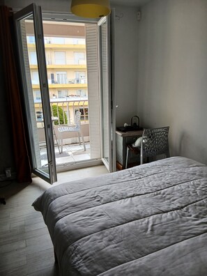 3 makuuhuonetta, silitysrauta/-lauta, vauvan matkasänky, ilmainen Wi-Fi