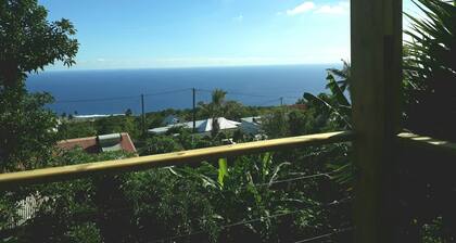 Geräumiges Ferienhaus mit außergewöhnlichem Meer- und Bergblick 