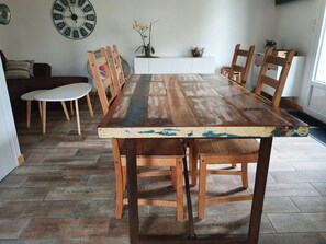 Dining - The Logis du Val, comfort and calm family. (Salles)