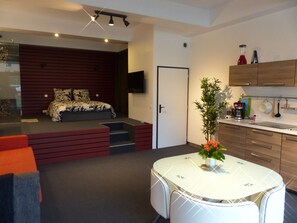 1 chambre, chambres insonorisées, fer et planche à repasser