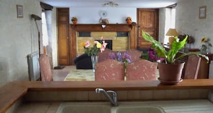 MAISON TRADITIONNELLE ET INDEPENDANTE DANS LE PERIGORD